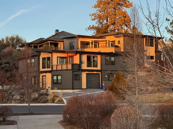 102 NW Riverside Blvd, Bend, OR 97703