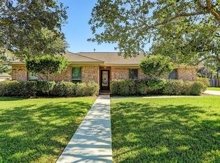 508 Pilgrim Ln, Friendswood, TX 77546