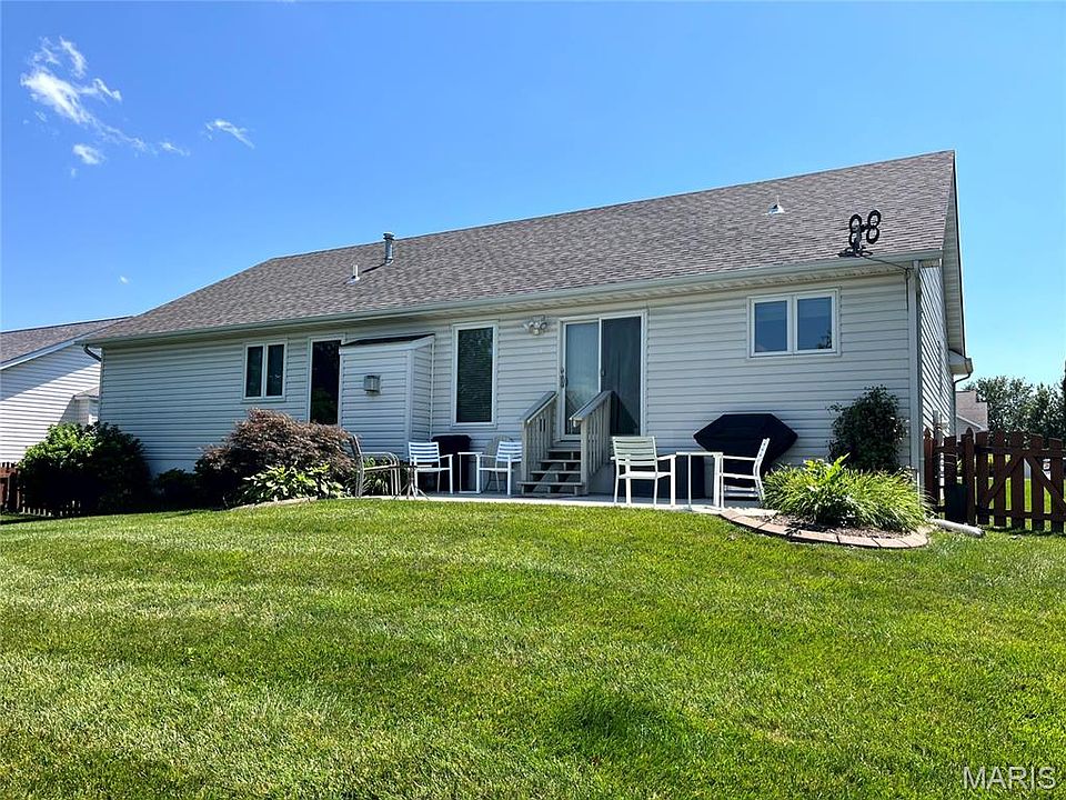 2nd image of 7 Twin Hollow Ct