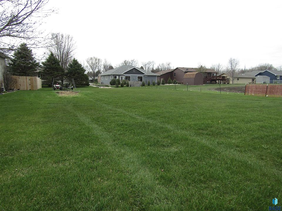 2nd image of NE 5th St