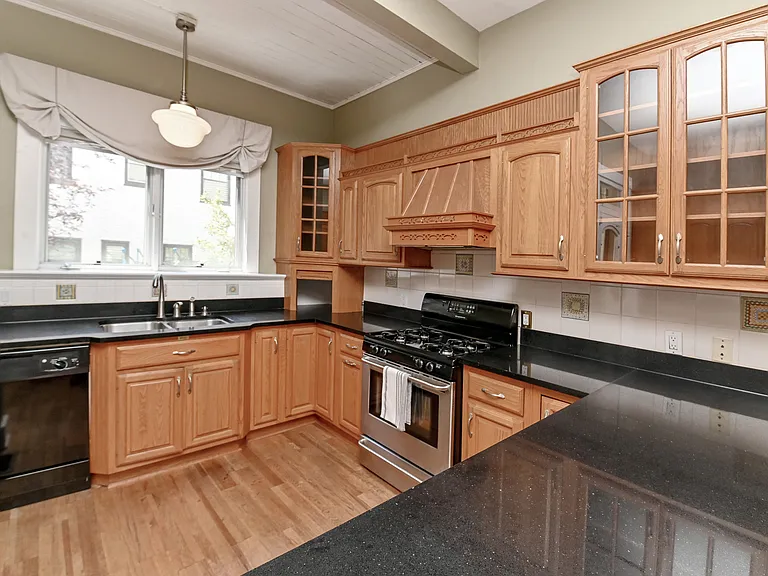 1234 Herschel Ave — Photo 14