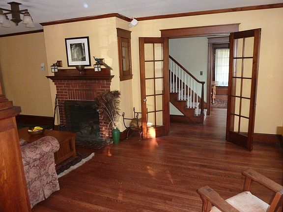 LR to front hallway