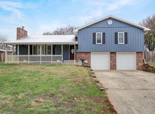 402 Schulz Ave, Monett, MO 65708