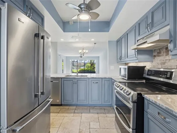 960 Palm View DR #111, NAPLES, FL 34110