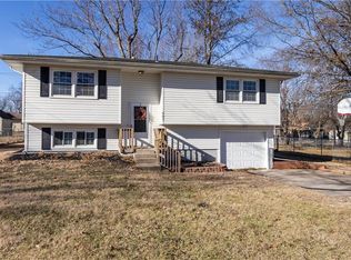 601 N Franklin St, Spring Hill, KS 66083