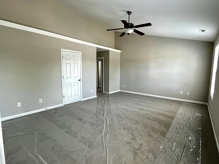 1044 Jade Ln — Photo 12