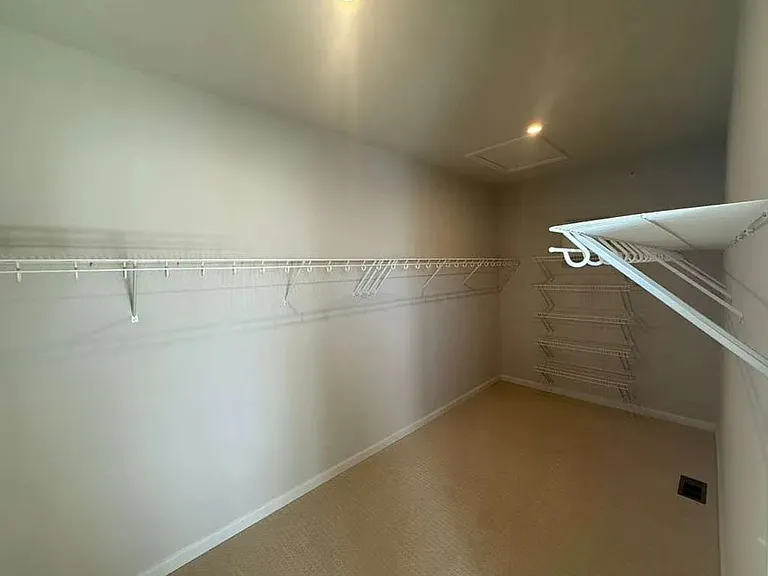 809 Birchwood Hill Pl #B — Photo 9