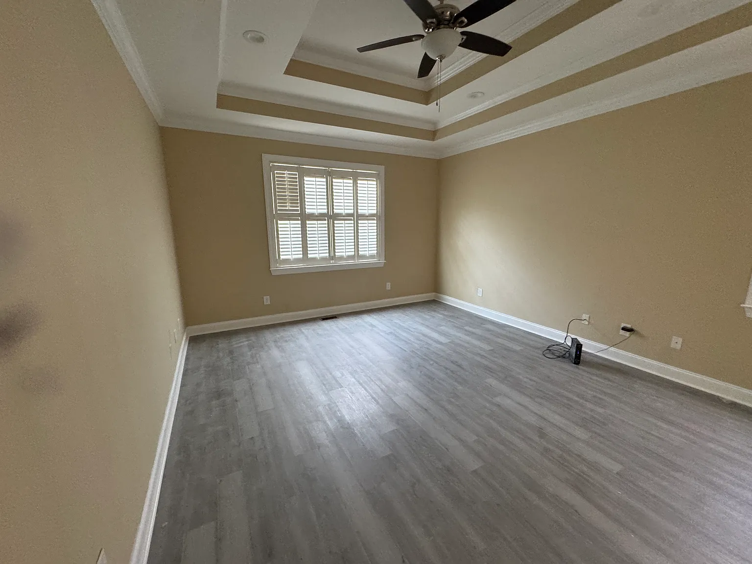 3 bed, 3.5 bath, 2600 sqft, $3,300 — Photo 3