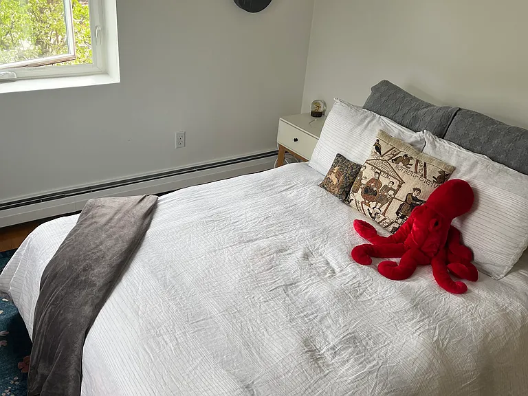 4 Aldersey St #16 — Photo 7