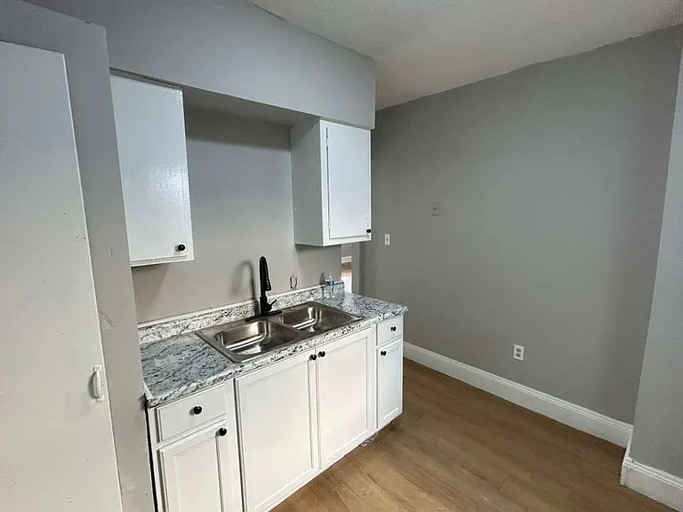 1093 E 147th St #1 — Photo 13