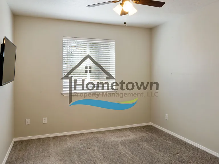 723-1 E Whispering Pines Ln — Photo 12