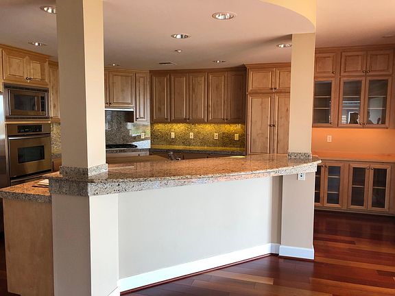 2nd image of 5421 SE Scenic Ln Unit 100