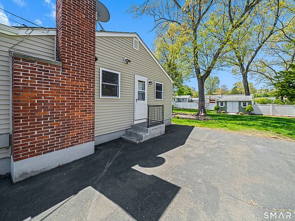 3rd image of 27 Highland Road