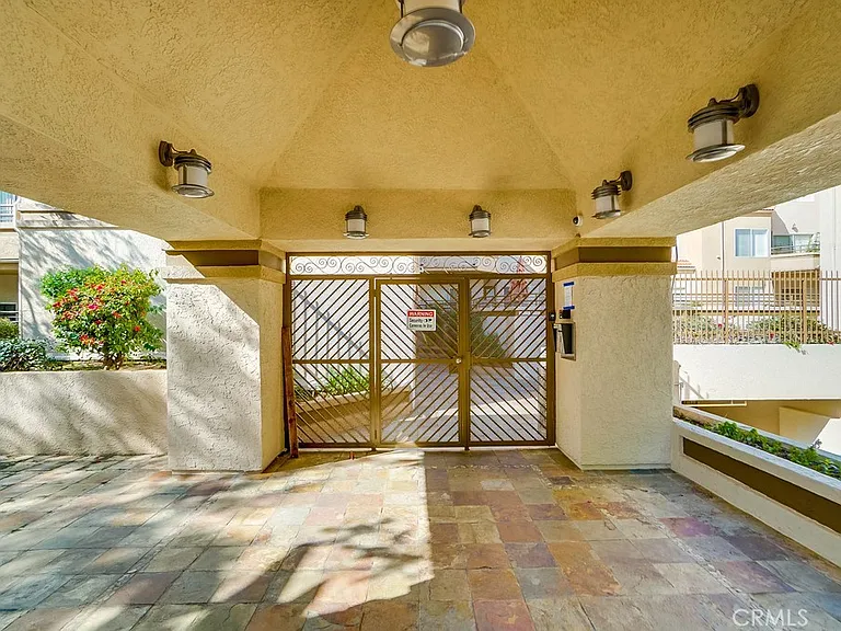 501 E Del Mar Blvd #202 — Photo 3