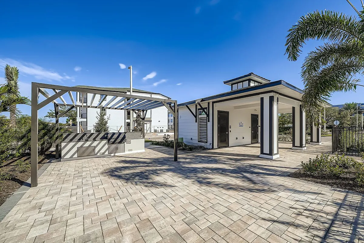 Building Photo - Magnolia at Palm Bay