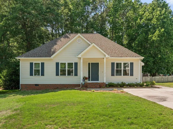 2733 Glastonbury Rd, Apex, NC 27539