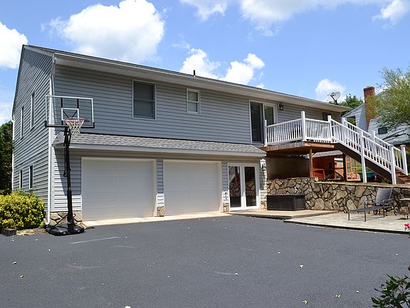 3rd image of 179 Little Mountain Cir