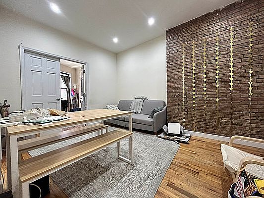 3rd image of 110 Saint Marks Pl APT 11