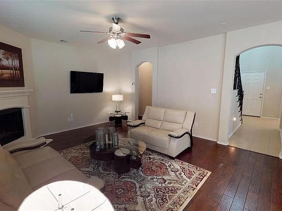 5th image of 1105 Nocona Dr