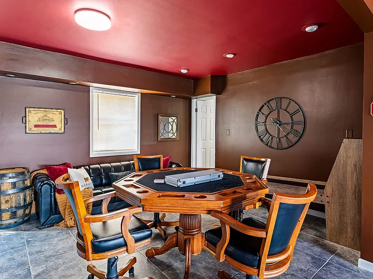 Building's Lounge