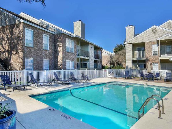 Summer House Apartment Homes | 5401 Burnham Dr, Corpus Christi, TX