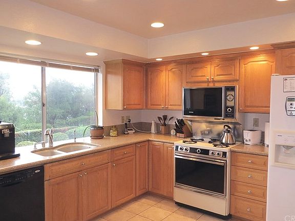 4th image of 10480 Sunland Blvd APT 7
