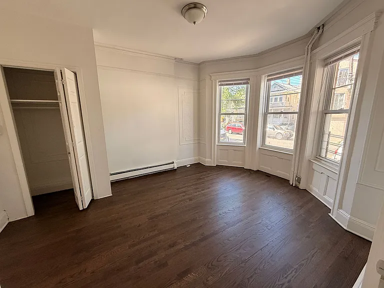 133 Boyd Ave #1E — Photo 6