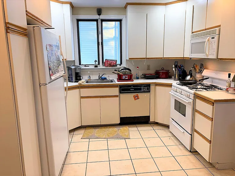 12 Foster St #1 — Photo 6