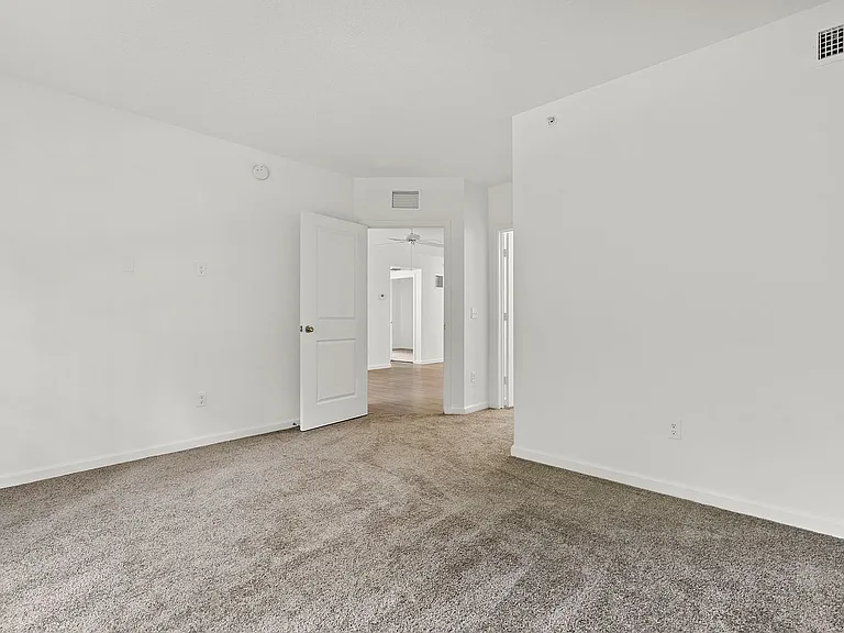 Palm Springs Apartments — Photo 34