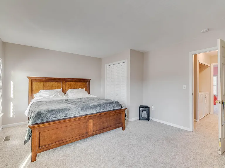 216 Roundhouse Ct — Photo 24
