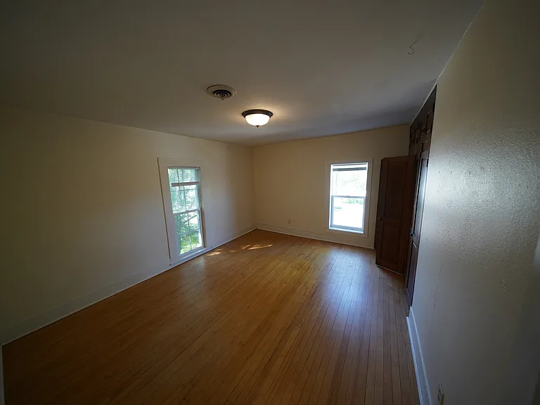 615 S Dewey St — Photo 15