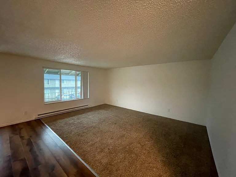 Dry Creek Apartments — Photo 3