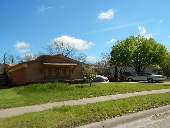 2nd image of 2305 Northumberland Dr