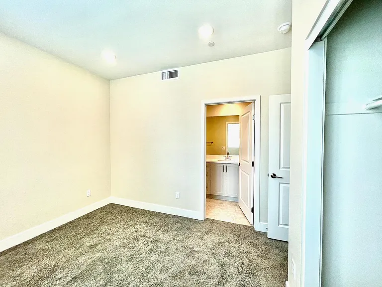 1692 Enterprise Dr — Photo 39