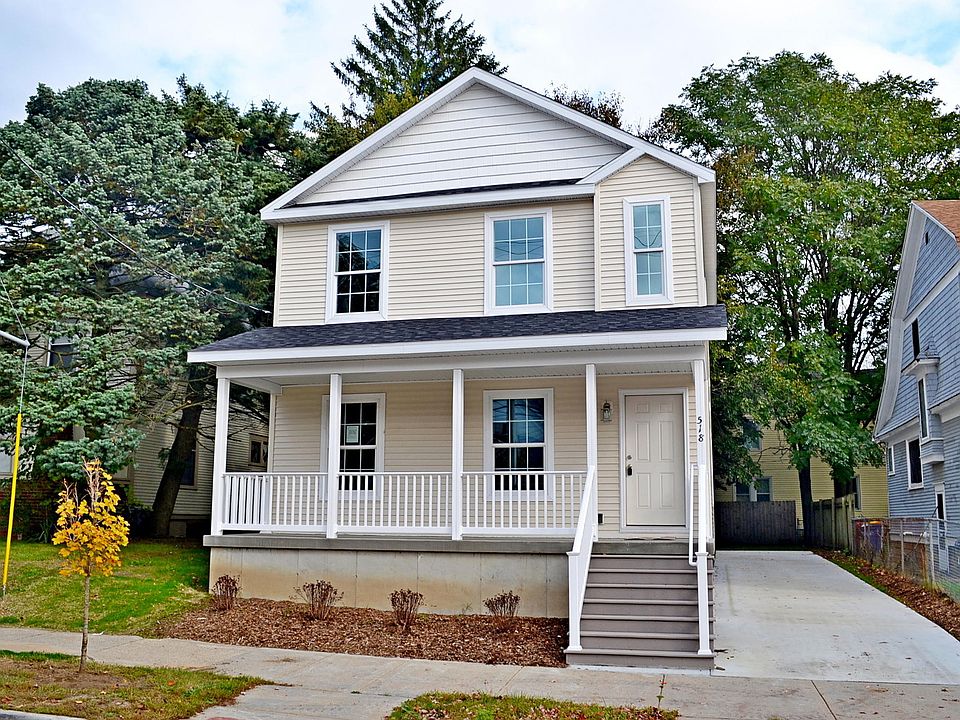 1st image of 518 Fuller Ave SE