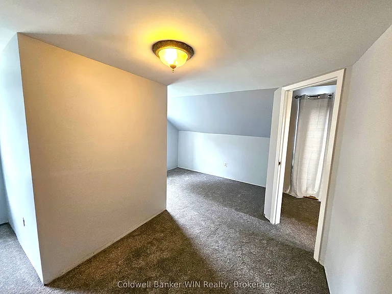 278 Egremont St N — Photo 15