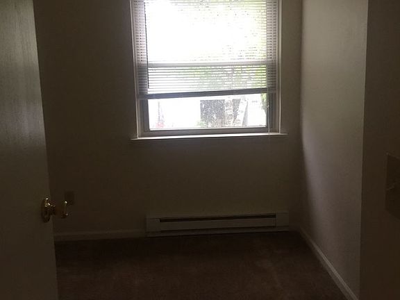 4th image of 1063 Hudson Ave APT 904