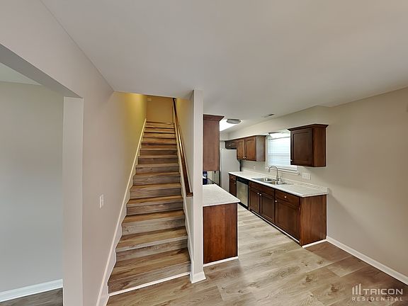 5th image of 1511 Gambill Wood Dr