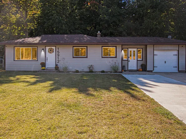 15912 Mercury Dr, Grand Haven, MI 49417