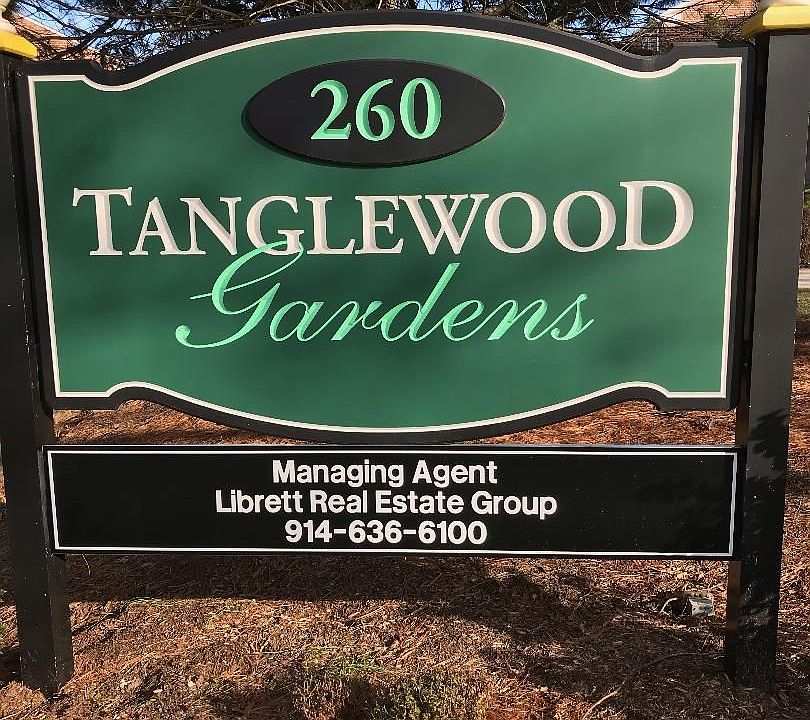 Tanglewood Gardens sign 1.jpg