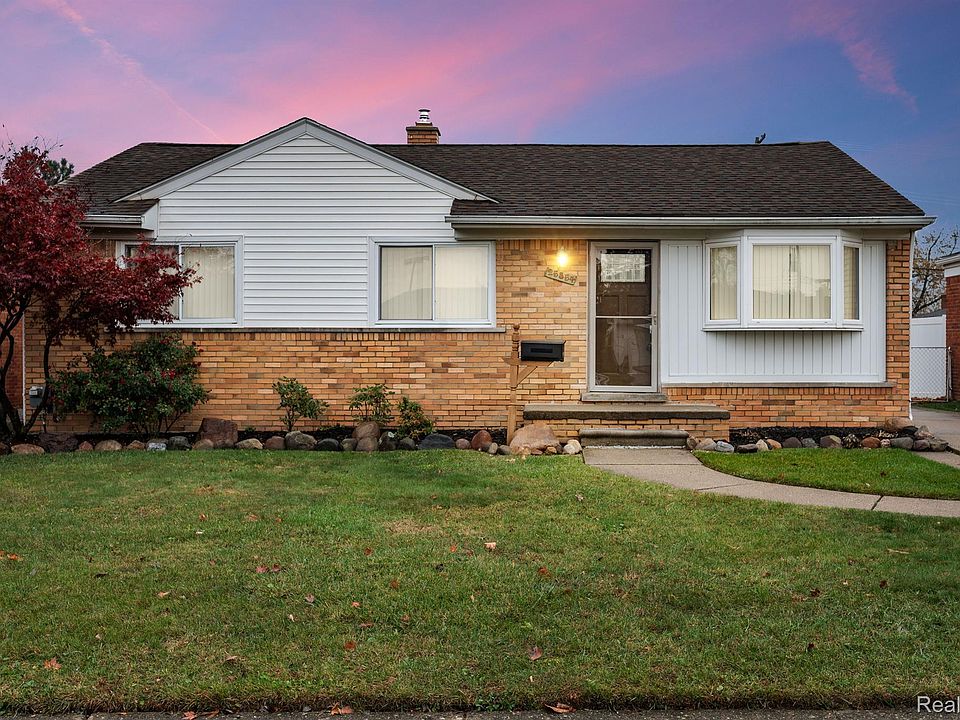 1st image of 25854 Collingwood St
