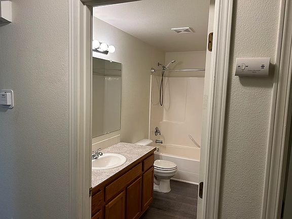 5th image of 2056 NW Elm Ave #2056