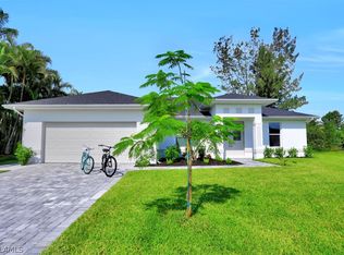 2720 SW 4th Place Cpe, Coral, FL 33914