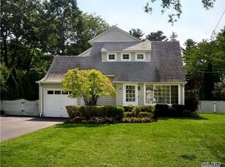 15 Bayside Ave, Port Washington, NY 11050