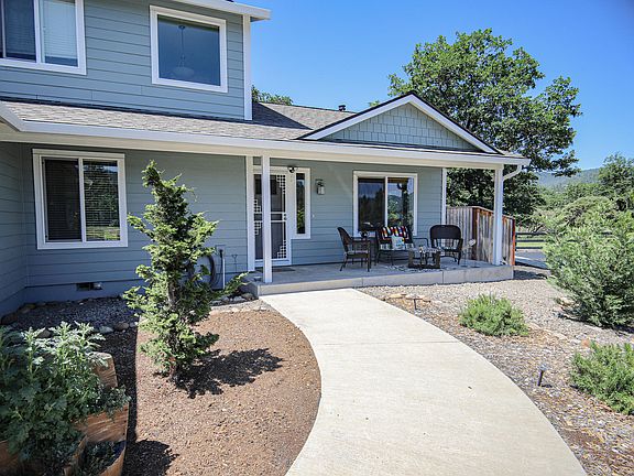 3rd image of 218 White Oak Way