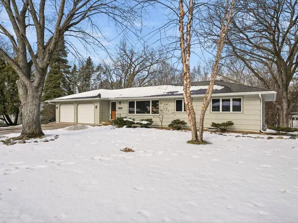 14812 Belvoir Dr, Minnetonka, MN 55345