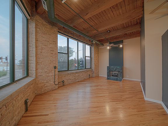 4th image of 2222 W Diversey Ave APT 214