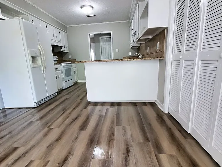 4102 Quail Hollow Cir — Photo 3