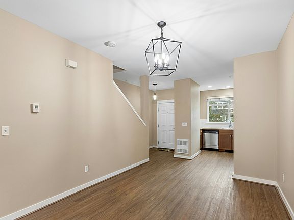 5th image of 2343 NE Park Dr