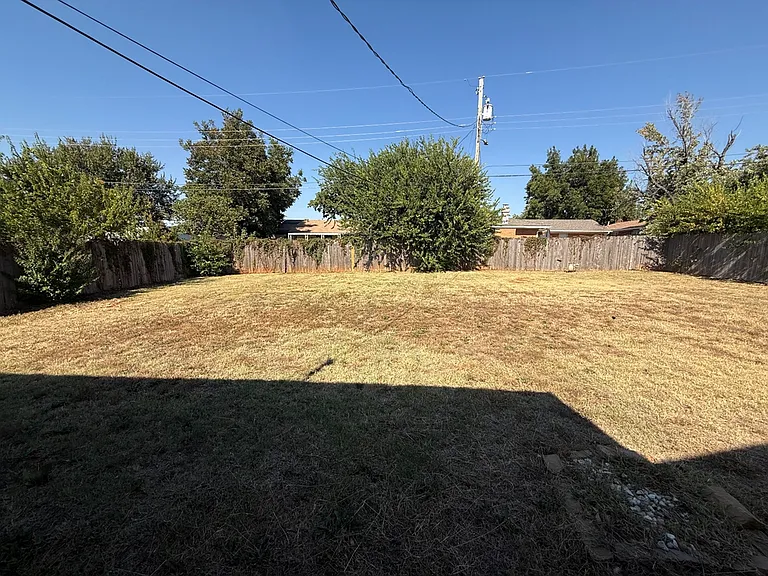 5813 NW 66th St — Photo 30